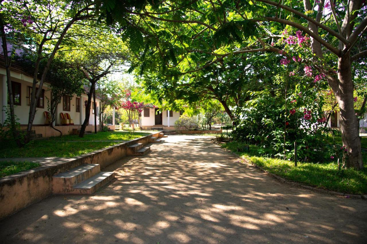 The Mountain Retreat Hotel ติรุวันนามาลัย ภายนอก รูปภาพ
