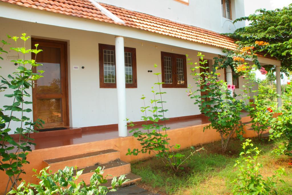 The Mountain Retreat Hotel ติรุวันนามาลัย ภายนอก รูปภาพ